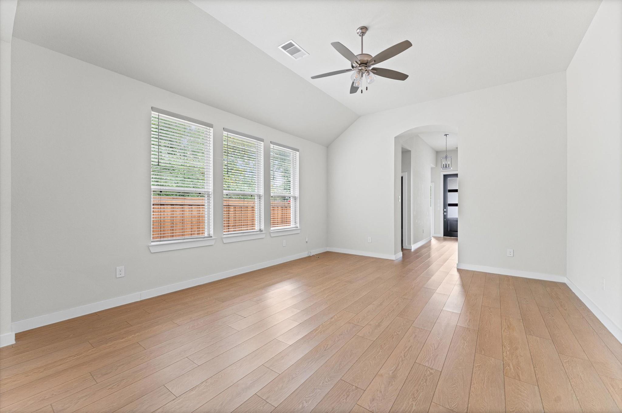 7909 Wild Thicket Drive photo 9